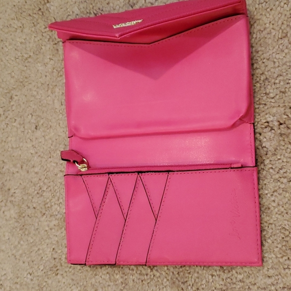 VS Wristlet - Picture 3 of 5